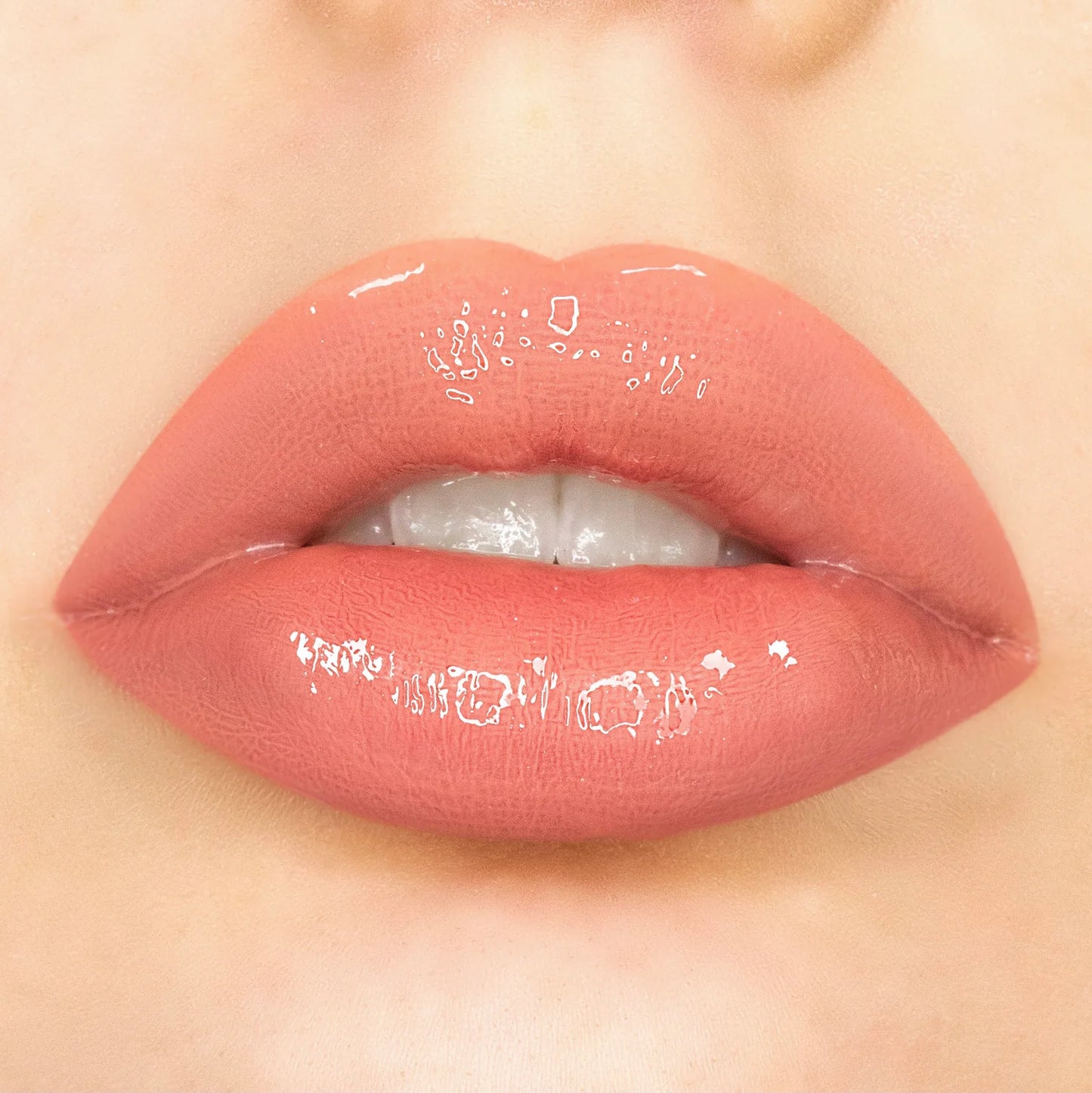 Slekky Kiss plump lip gloss